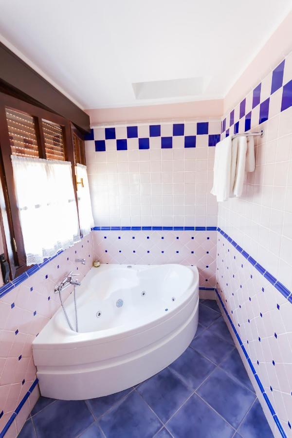 โรงแรมรูรัล ลาเซโล Villadecanes ภายนอก รูปภาพ